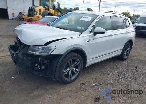 2019 Volkswagen Tiguan 2.0T Se/2.0T Sel/2.0T Sel R-Line/2.0T Sel R-Line Black из США, поврежденный, VIN 3VV2B7AX8KM009229